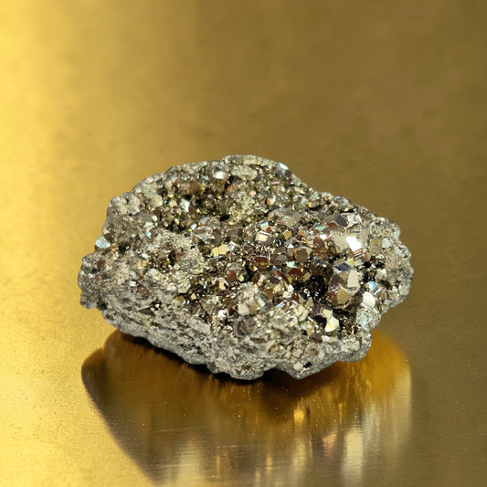 お待たせしました！《特別大特価2,222円》世界三大金運石【パイライト】